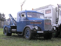 MAN-F8-blau-180-PS-Niedermeier-141104-3