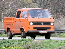 VW-T2-orange-021206-01