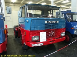 Henschel-F-121-S-rot-blau-021004-1