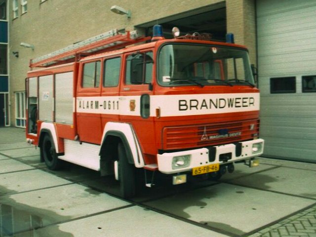 Magirus-170D11F-Feuerwehr-Drachten-Koster-070204-1-NL.jpg - Aaldert Koster