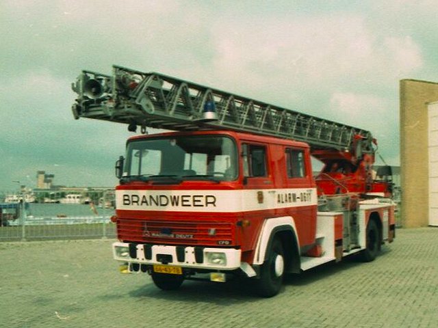 Magirus-170D12F-Feuerwehr-Drachten-Koster-070204-1-NL.jpg - Aaldert Koster