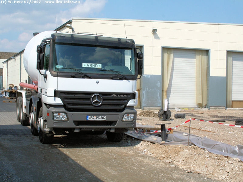 MB-Actros-MP2-3241-weiss-250707-03.jpg