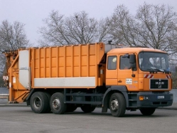 MAN-F2000-Pressmuellwagen-orange-Szy-140304-1