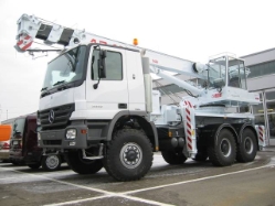 MB-Actros-3332-MP2+AD-14-weiss-Vaclavik-100405-02