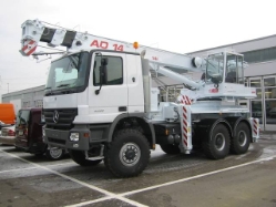 MB-Actros-3332-MP2+AD-14-weiss-Vaclavik-100405-03