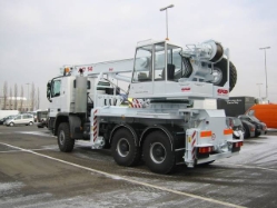 MB-Actros-3332-MP2+AD-14-weiss-Vaclavik-100405-04