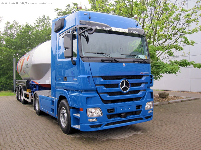 Mercedes-Benz-Woerth-026.jpg