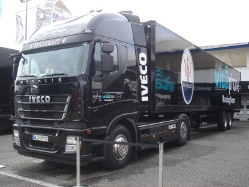 Iveco-Stralis-AS-II-440-S-50-schwarz-Strauch-161107-02