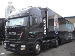 Iveco-Stralis-AS-II-440-S-50-schwarz-Strauch-161107-03