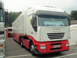 Iveco-Stralis-AS-weiss-rot-Strauch-130806-01