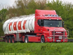 Scania-124-L-420-rot-020506-01