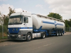 MB-Actros-1844-MP2-Hassels-Uhl-121205-01