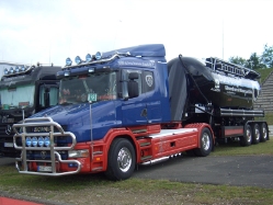 Scania-124-L-470-blau-DS-310808-01