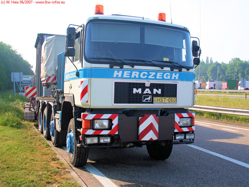 MAN-F90-41502-8x6-Herczegh-140607-13.jpg