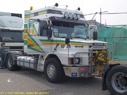 313-Scania-143-M-weiss-230406-01