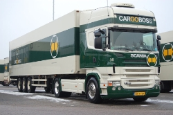 Scania-R-II-480-Cargoboss-vMelzen-160110-01