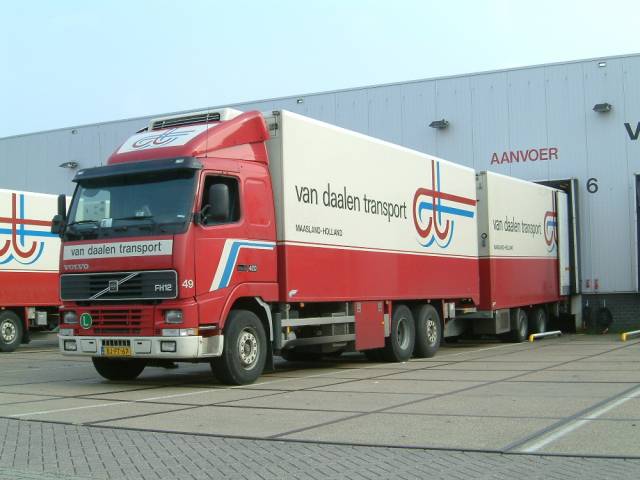 Volvo-FH12-420-vDaalen-vMelzen-270305-07.jpg - Henk van Melzen