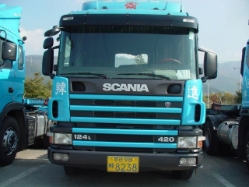 Scania-124-L.420-Hanjin-Jeong-011104-1