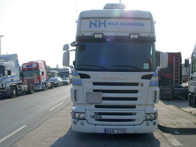 Scania-R-420-Hansson-Willann-151005-01.jpg - Michael Willann