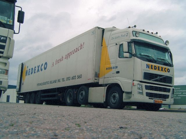 Volvo-FH12-Hellebrand-Levels-030805-02.jpg