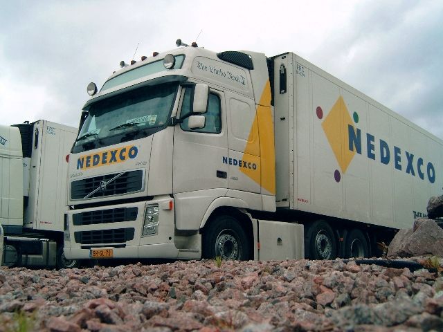 Volvo-FH12-Hellebrand-Levels-030805-03.jpg