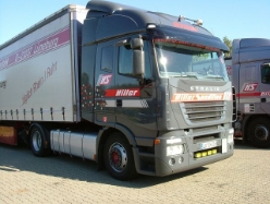 Iveco-Stralis-AS-Hiller-Wittenburg-140105-02