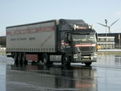 Iveco-Stralis-AS-Hiller-Wittenburg-140105-09
