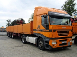 Iveco-Stralis-AS-Hollenhorst-Voss-070907-02
