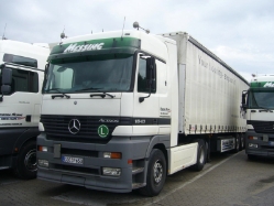 MB-Actros-1843-Messing-Voss-180507-01