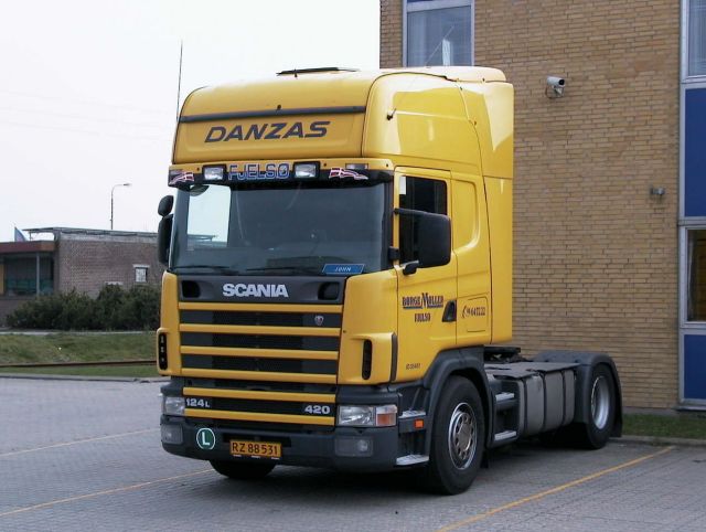 Scania-124-L-420-Moeller-Thomsen-120904-1.jpg