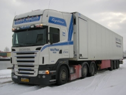 Scania-R-580-weiss-Moeller-Wihlborg-050206-03