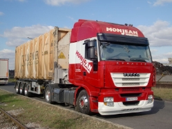 Iveco-Stralis-AS-II-440-S-42-Monjean-DS-070110-03