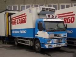 Volvo-FM7-290-Norcargo-Stober-281204-02