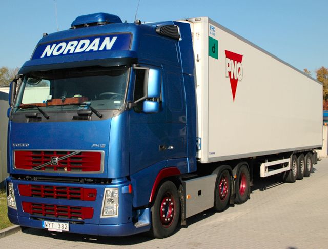 Volvo-FH12-460-Nordan-Schiffner-250306-02.jpg
