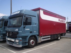 MB-Actros-1832-MP2-Planzer-Junco-301105-00