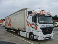 MB-Actros-MP2-Ricoe-Voss-110707-03