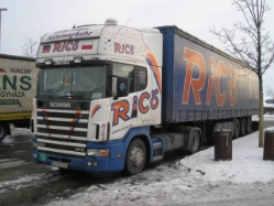 Scania-124-L-470-Ricoe-Reck-020405-01