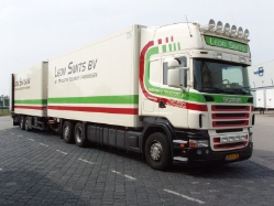 Scania-R-Smits-Holz-240807-01-NL