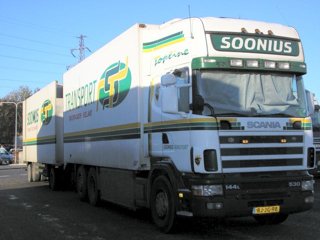 Scania-144-L-530-Soonius-Wihlborg-221105-02.jpg - Henrik Wihlborg
