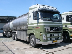 Volvo-FH12-380-Staalduinen-Holz-020709-01