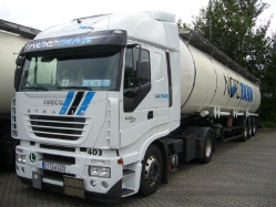 Iveco-Stralis-AS-440-S-43-Stermann-Voss-200807-01