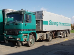 MB-Actros-2040-Streng-Holz-170107-01