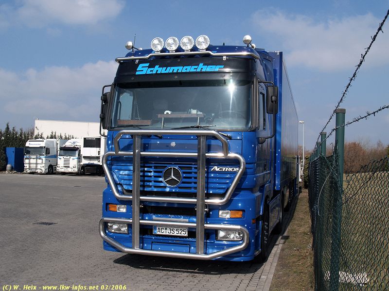 MB-Actros-herpa-Truck-Schumacher-180306-08.jpg