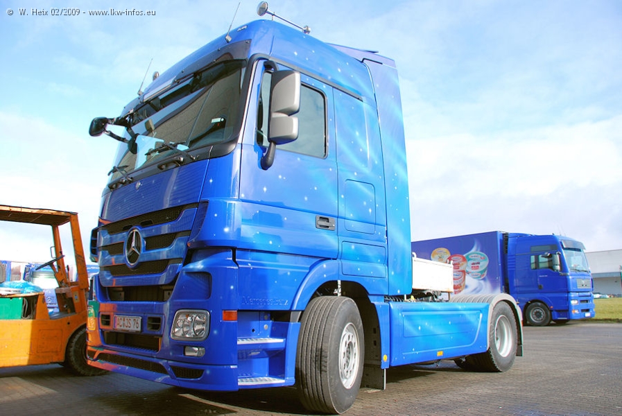 MB-Actros-3-Herpa-Truck-Schumacher-210209-02.jpg