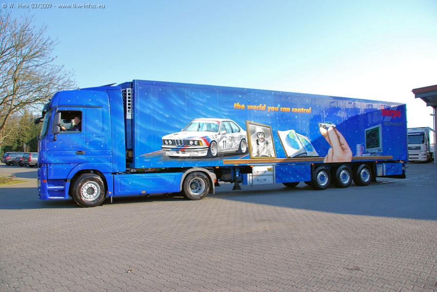 MB-Actros-3-Herpa-Truck-Schumacher-210309-04.jpg