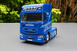 20251207-Augst-00003