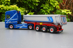 20251207-Augst-00041