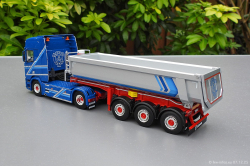 20251207-Augst-00047