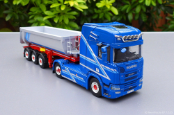 20251207-Augst-00068