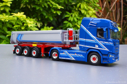 20251207-Augst-00071